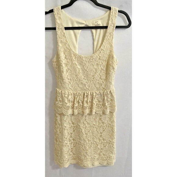ANTHROPOLOGIE Pins & Needles Small Ivory Cream Lace Scalloped Peplum Mini Dress - Picture 1 of 9